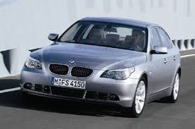 A cor prata é a marca dos anos 2000.