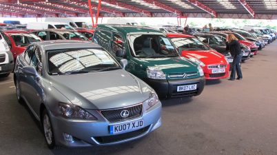 pessoas que estão comprado carro errado