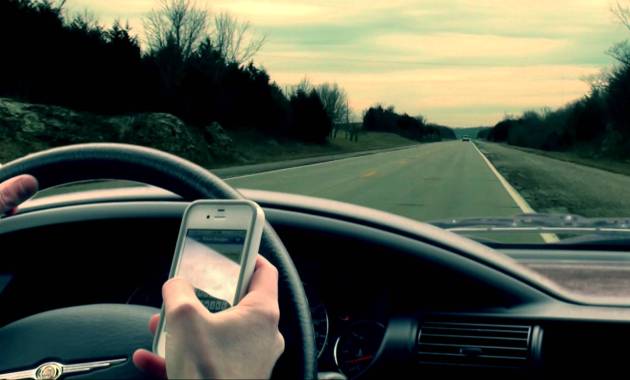 quais são as principais causas de acidentes de carro