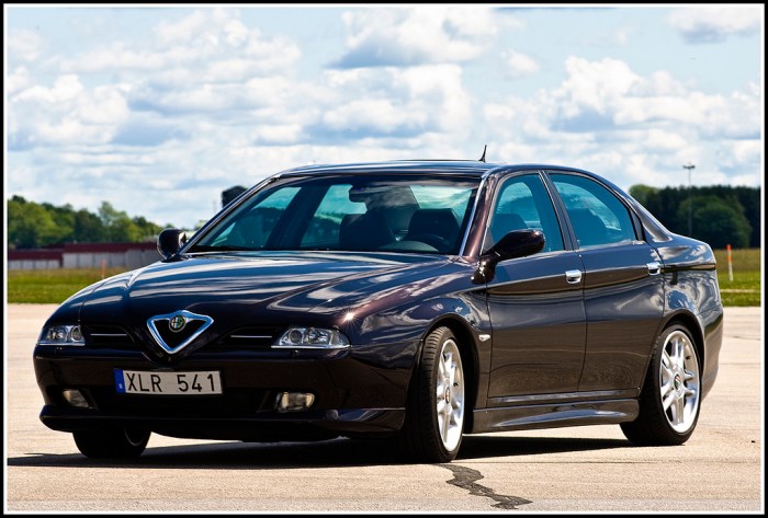 1999 alfa romeo 166 carros de luxo acessíveis até R$ 50 mil