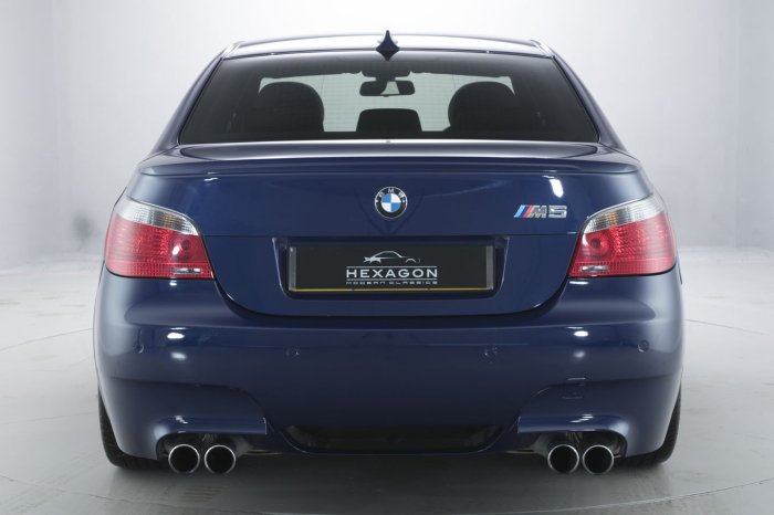 carros para parecer rico R$ 100 mil a R$ 150 mil BMW M5 V10