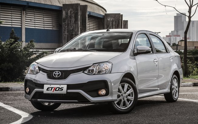 melhores compras de carro racionais toyota etios sedan frente