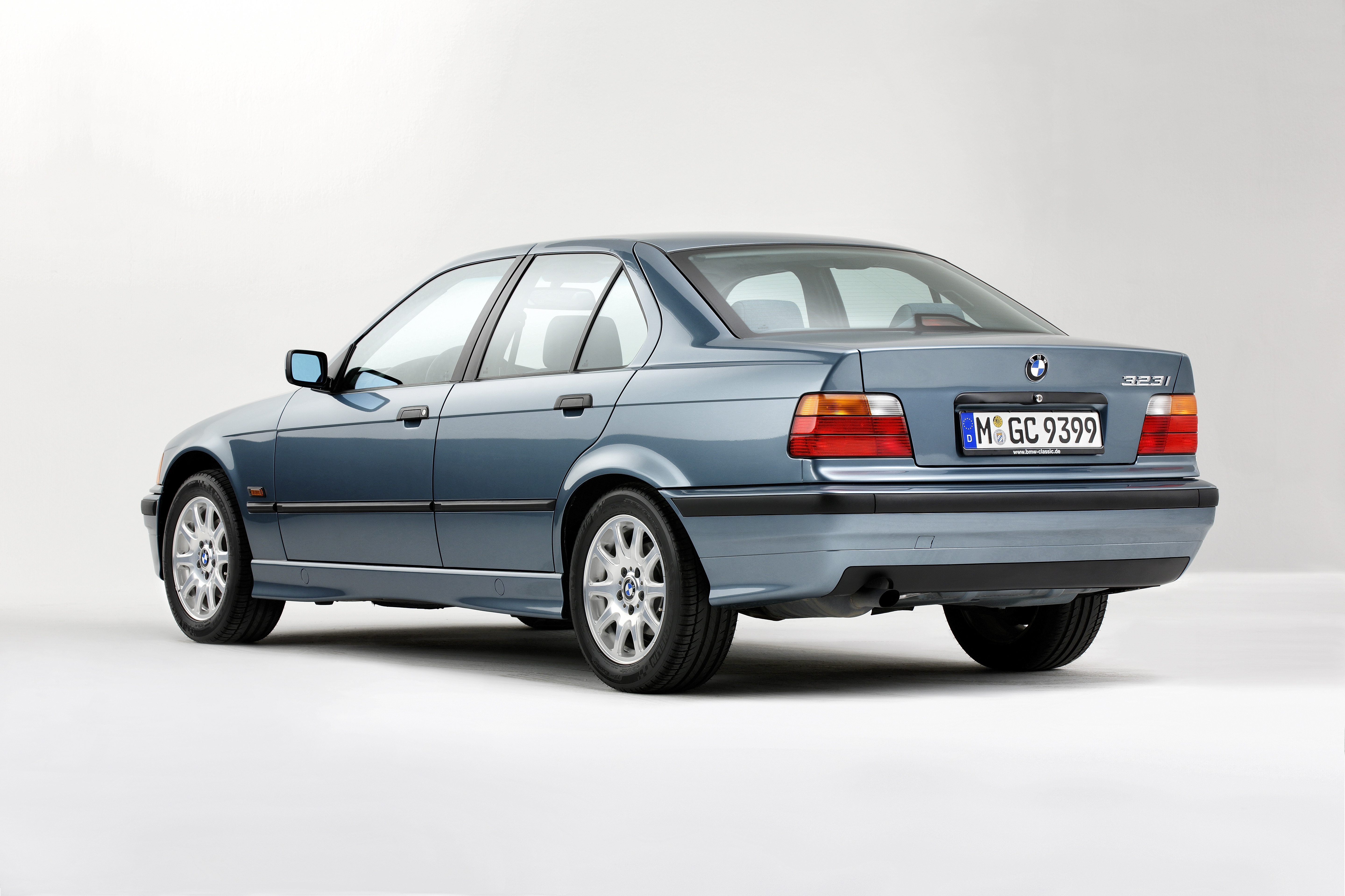 BMW 325i E36 1992 traseira
