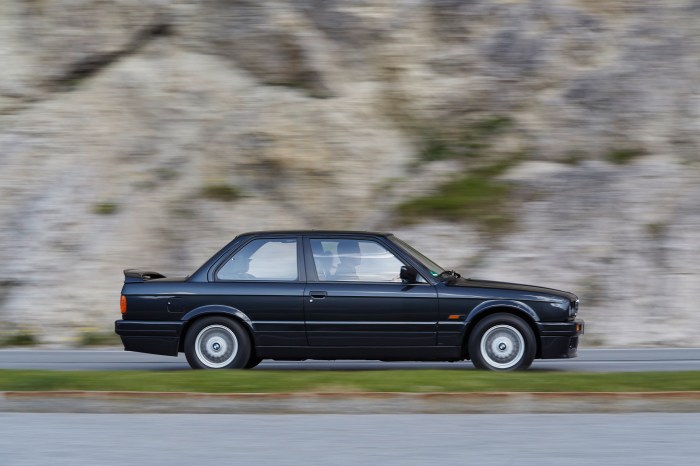 BMW Série 3 E30 perfil