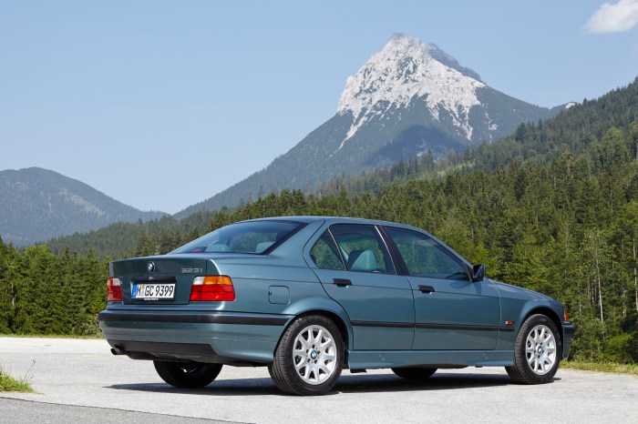 BMW 328i E36 alpes suíços