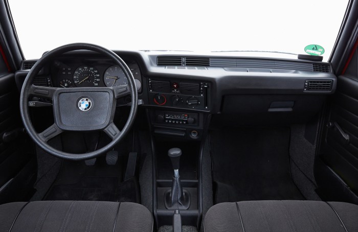 interior BMW Série 3 E21