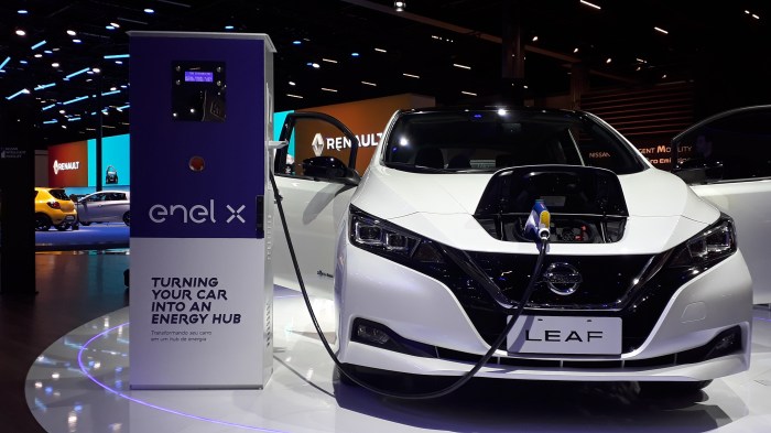 nissan leaf carregando