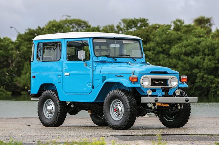 toyota land cruiser capota de aço 1960
