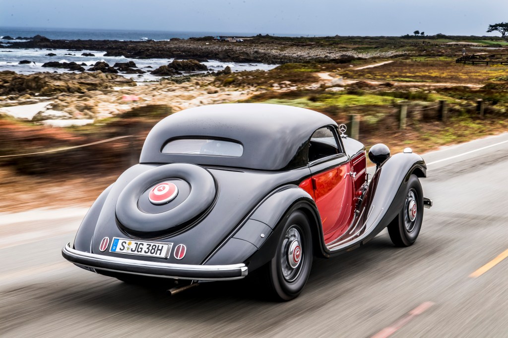 Mercedes-Benz 320 n Kombinations-Coupé (W 142) traseira